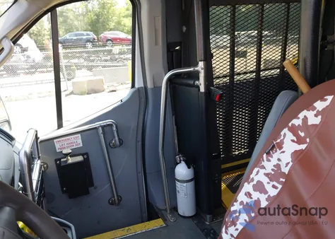 2017 Ford Transit-350 z USA, uszkodzony, nr VIN 1FTBW2XM2HKA11738